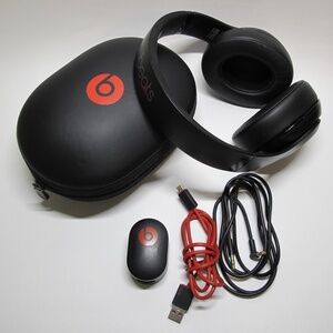 Beats by Dre Studio Wireless Over-Ear Headphone